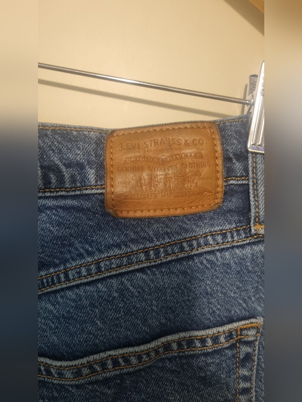 Levi's High-Rise 80s MOM